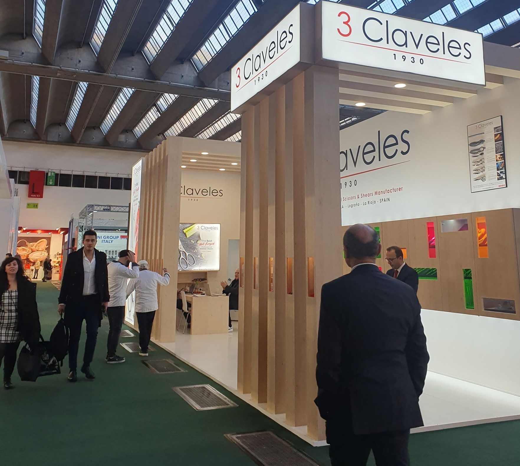 3 Claveles at Ambiente 2023