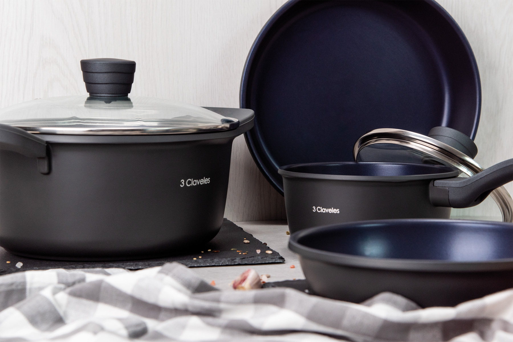 Cookware Dark 3 Claveles