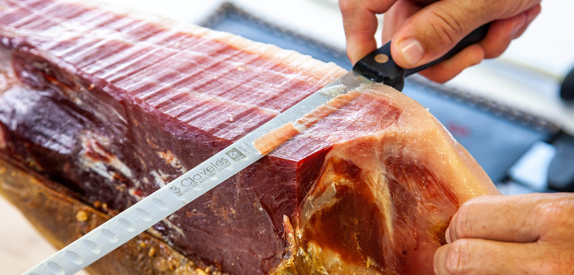 Ham slicing with 3 Claveles knife
